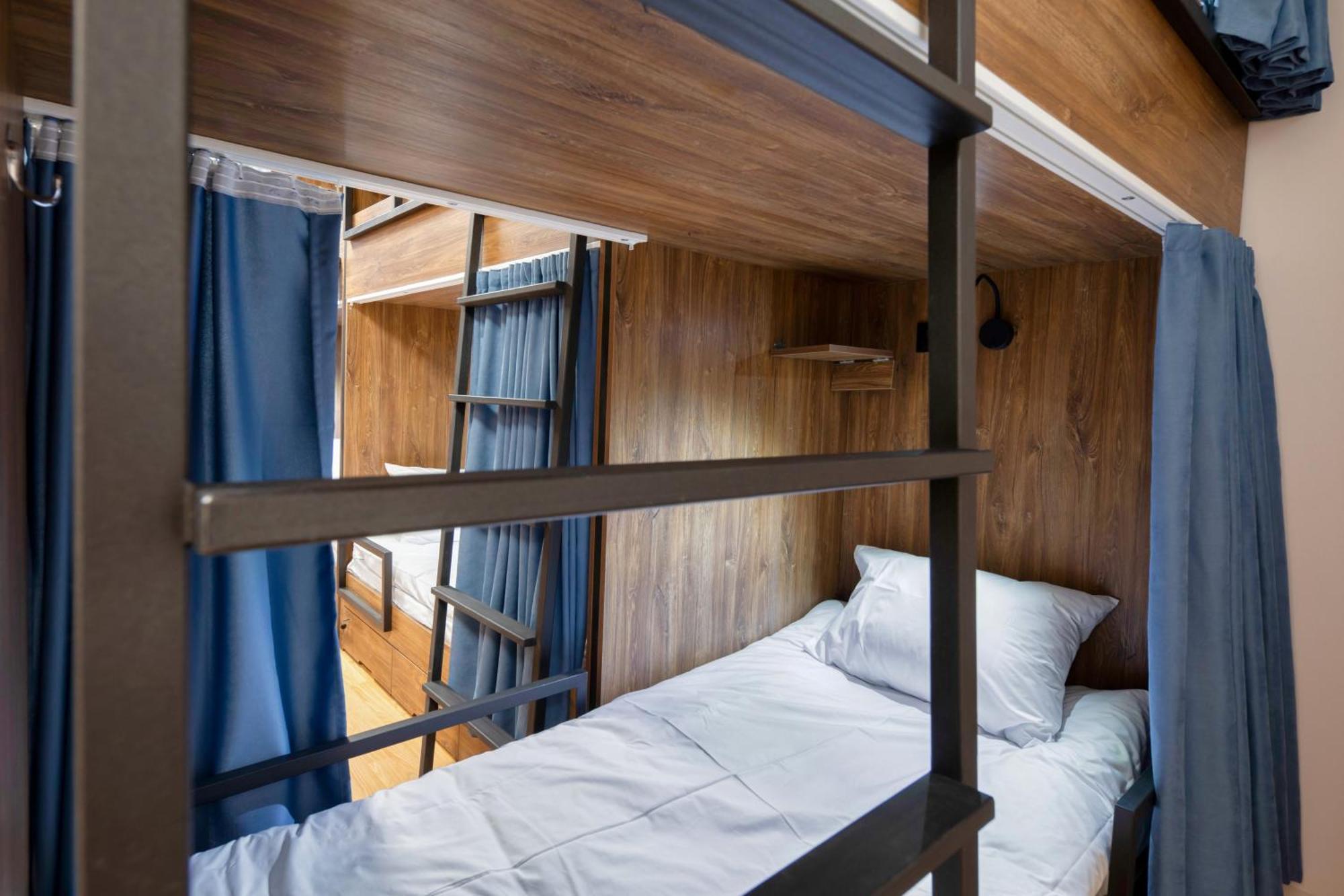 Tropica Inn Hostel Ереван Екстериор снимка